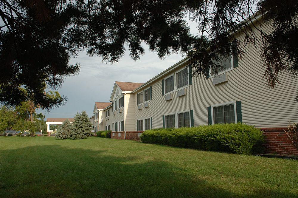 Best Western Plus University Park Inn & Suites Ames Exterior photo